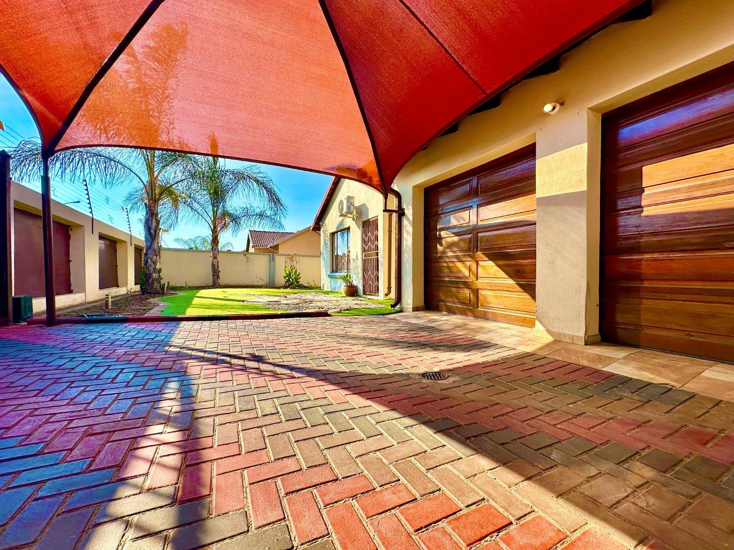 Ivy Park Property Property and houses for sale in Ivy Park