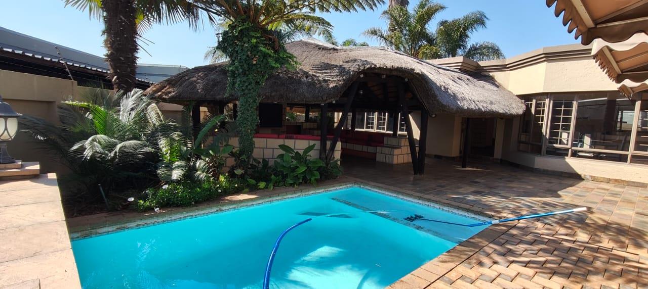 3 Bedroom House for sale in Rangeview P24114481193