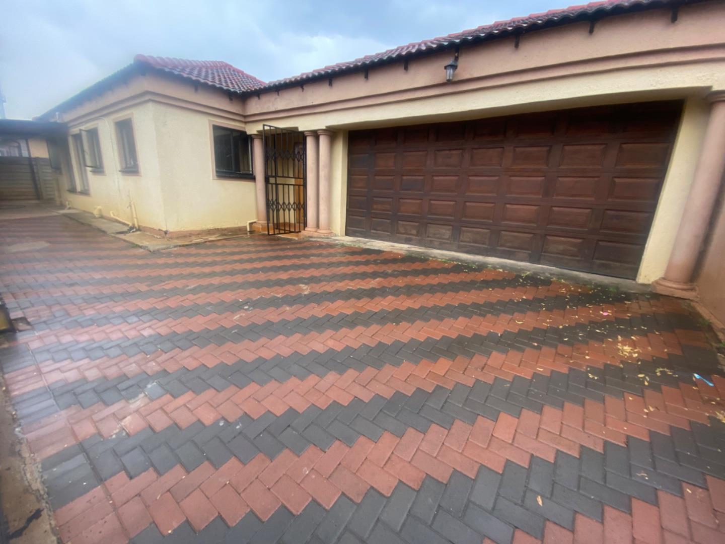 Lotus Gardens Property Property and houses to rent in Lotus Gardens