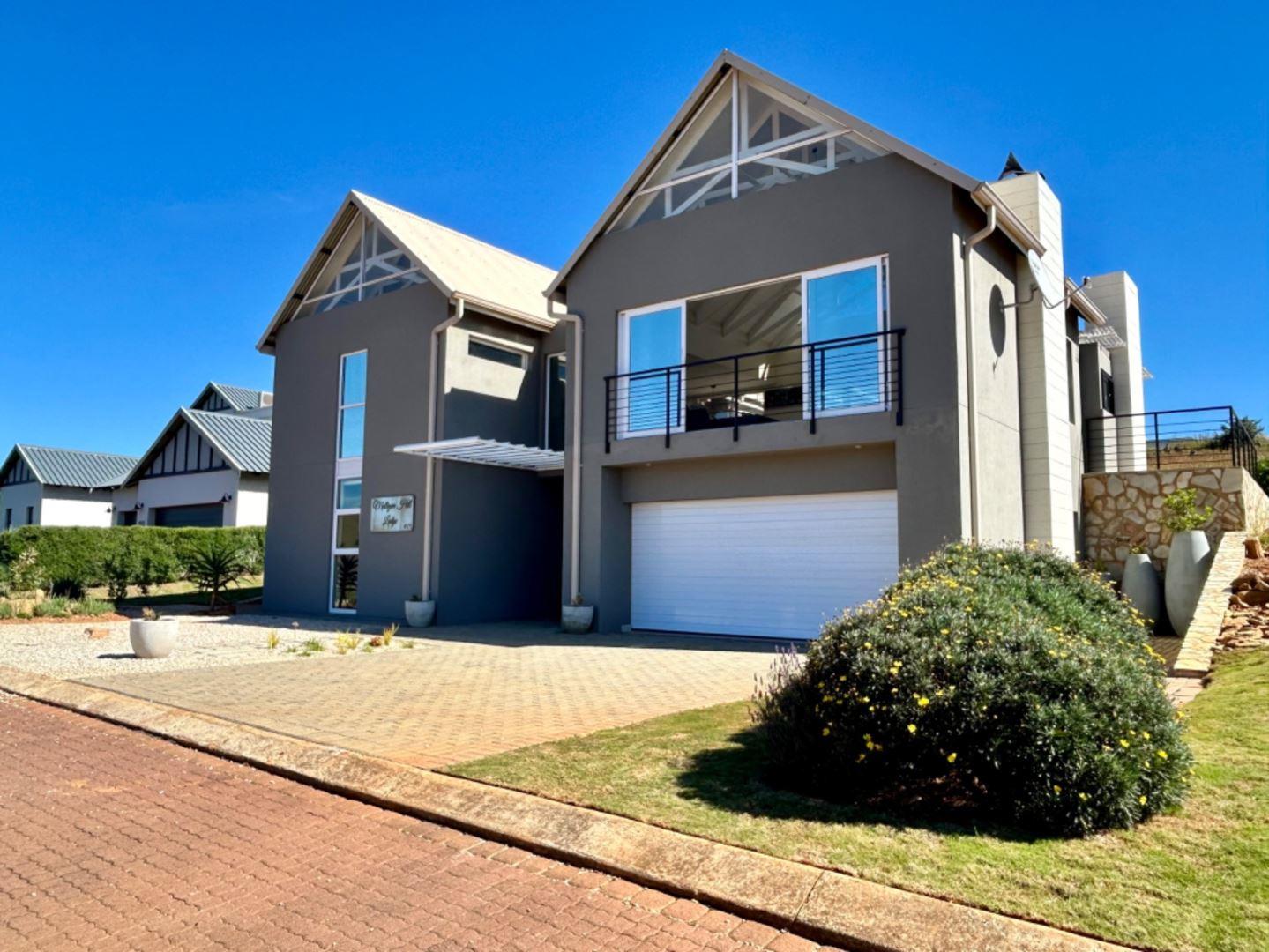 4 Bedroom House for sale in Highland Gate Golf and Trout Estate 911