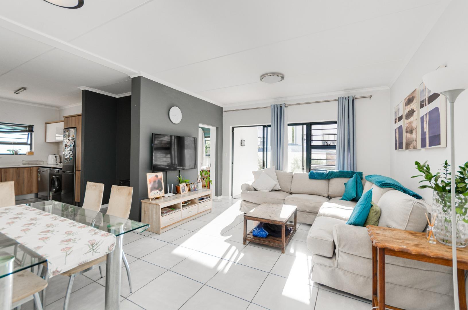 3 Bedroom Apartment / flat for sale in Crowthorne AH 63 The Whisken