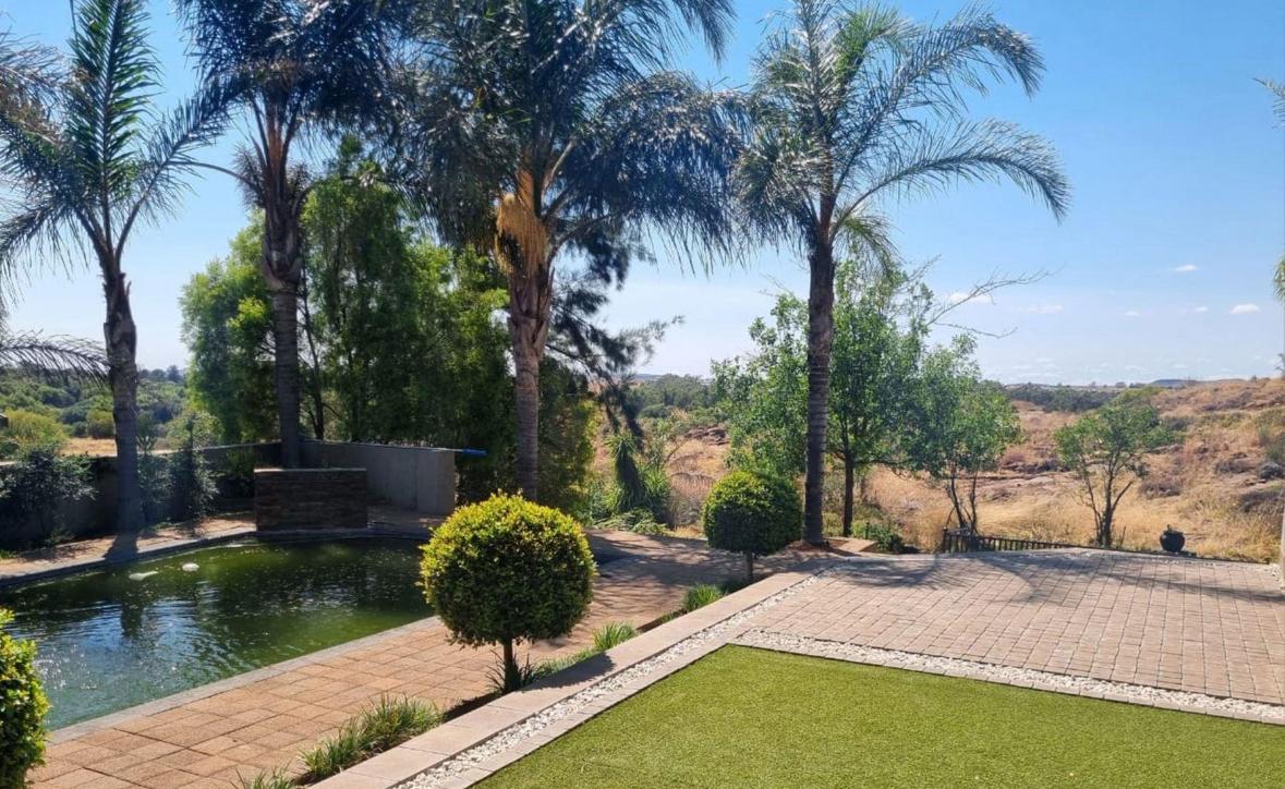 4 Bedroom House for sale in Woodland Hills Wildlife Estate P24114484956