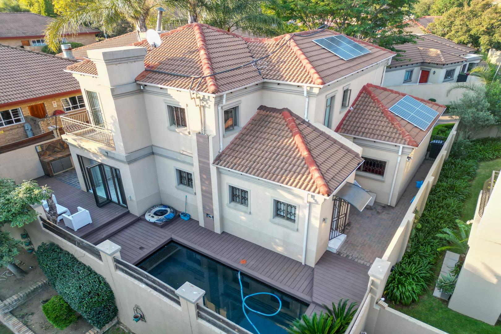 3 Bedroom House for sale in Douglasdale 9, 2091 Monte Del Lago Street