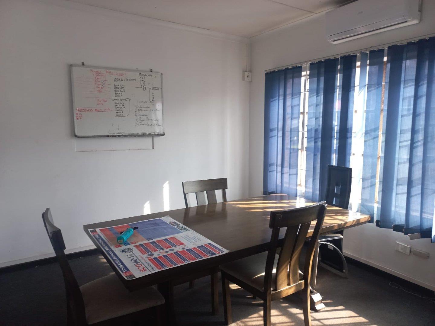 Industrial property to rent in Alton P24114485447