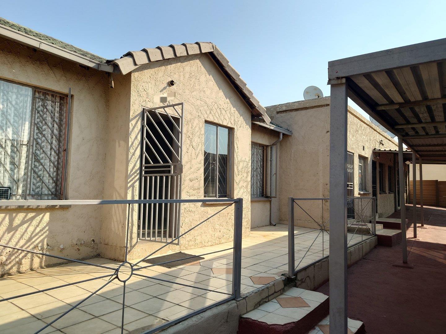 2 Bedroom House for sale in Norkem Park P24114485499