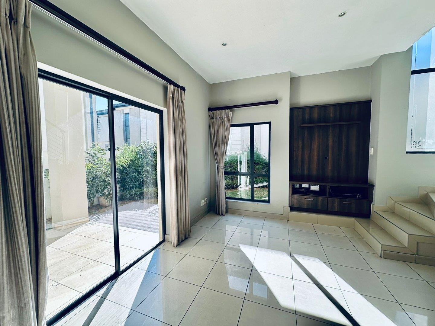 3 Bedroom Apartment / flat to rent in Wendywood Esprit Estate 29