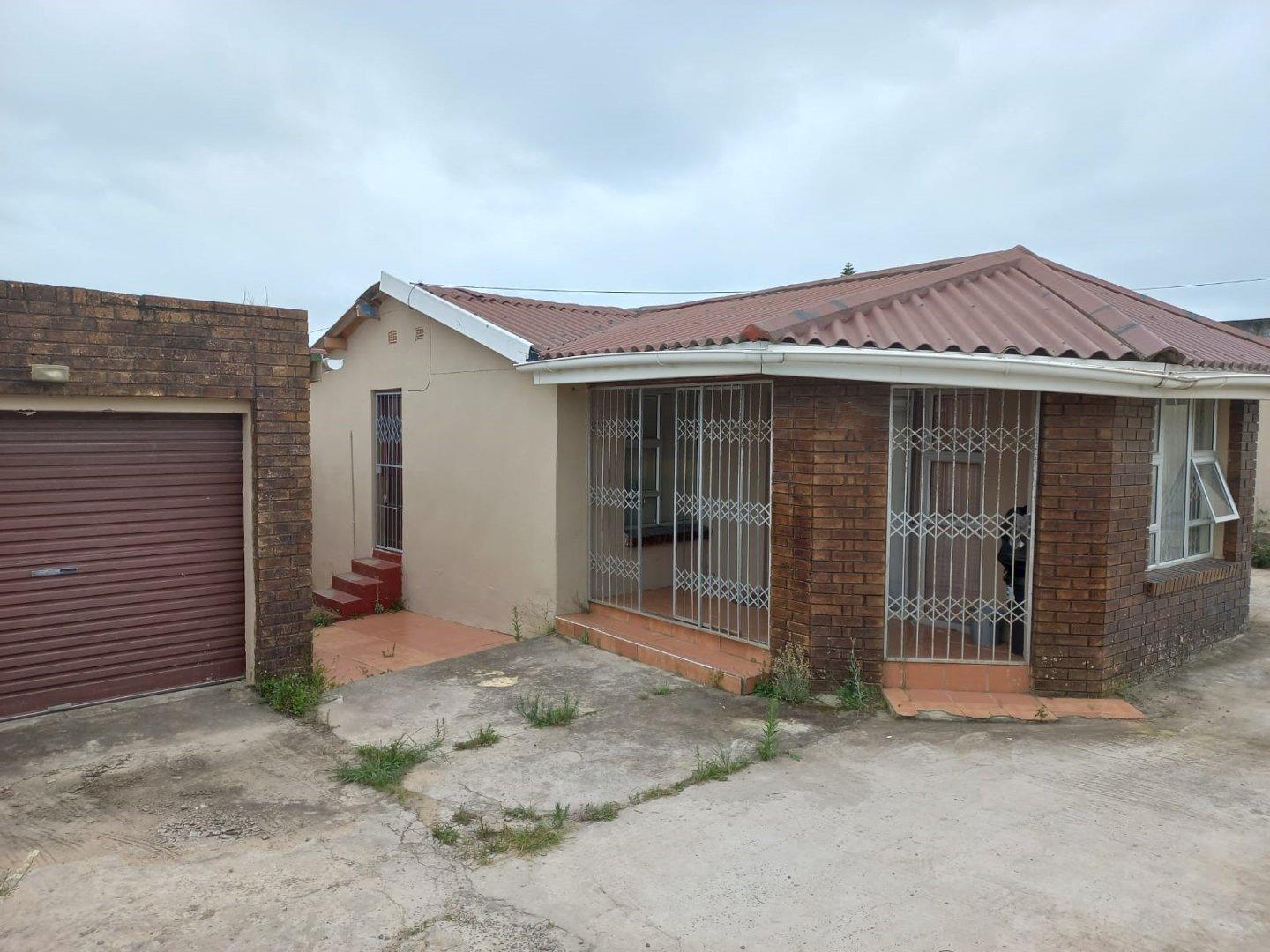 5 Bedroom House for sale in Mdantsane Nu 17 P24114486182