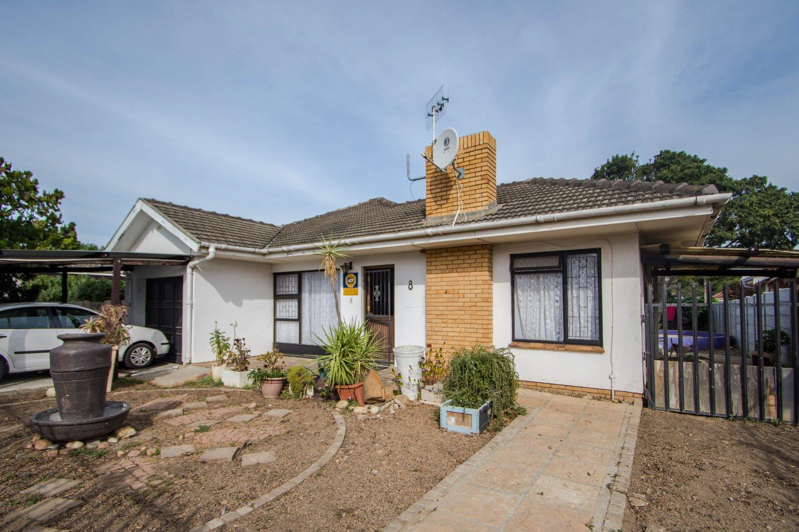 3 Bedroom House for sale in Longdown 8 Sir Lowry Street P24114486497