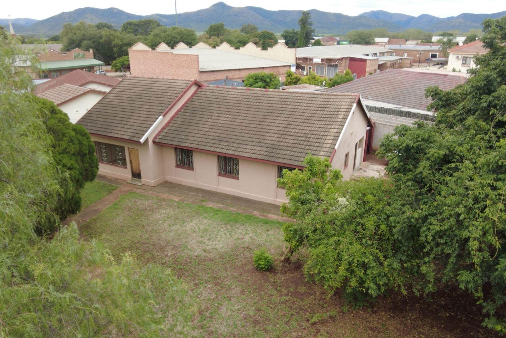 4 Bedroom House for sale in Malelane P24114486647