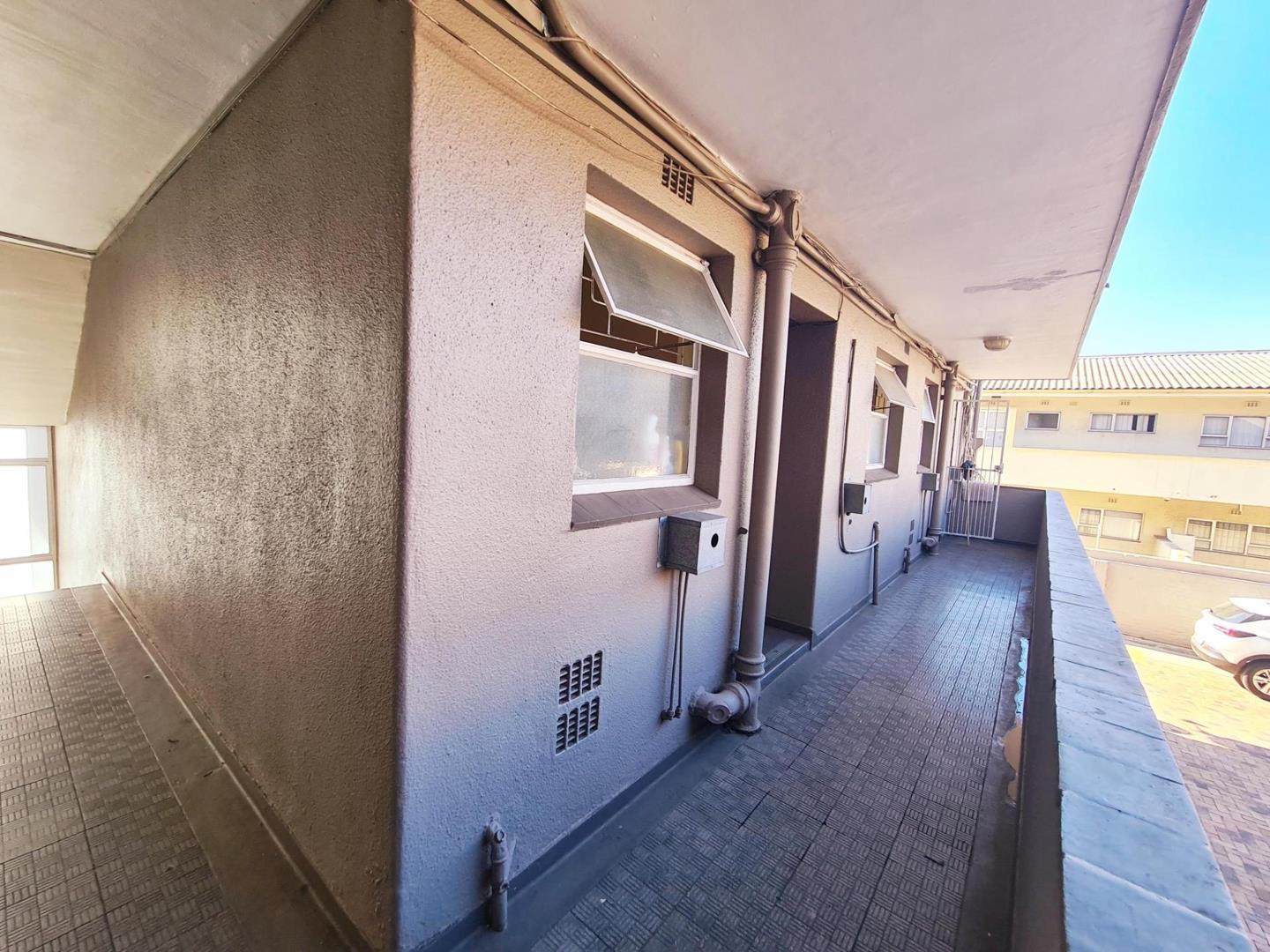 1 Bedroom Apartment / flat for sale in Bellville Central P24114486684