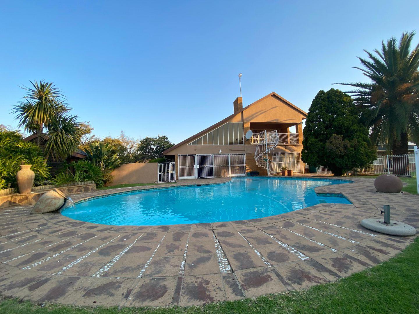 5 Bedroom House for sale in Homelands P24114487090