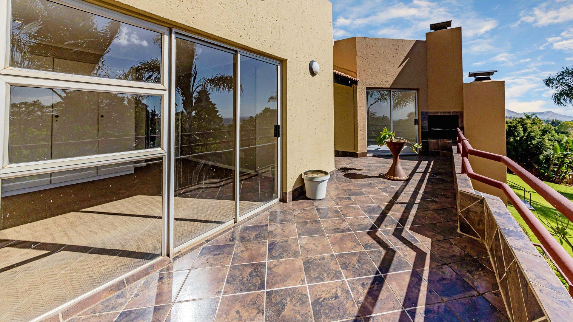 3 Bedroom Apartment / flat for sale in Constantia Kloof P24114488623