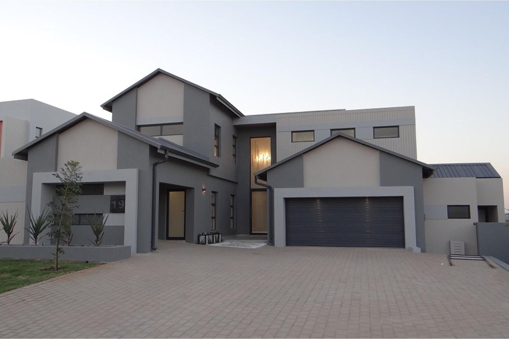 4 Bedroom House for sale in Midstream Heights 19 Doha Tower Street