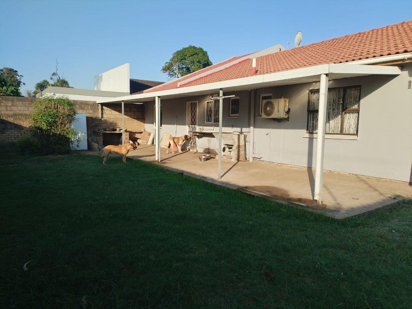 3 Bedroom House for sale in Woodview P24114489343