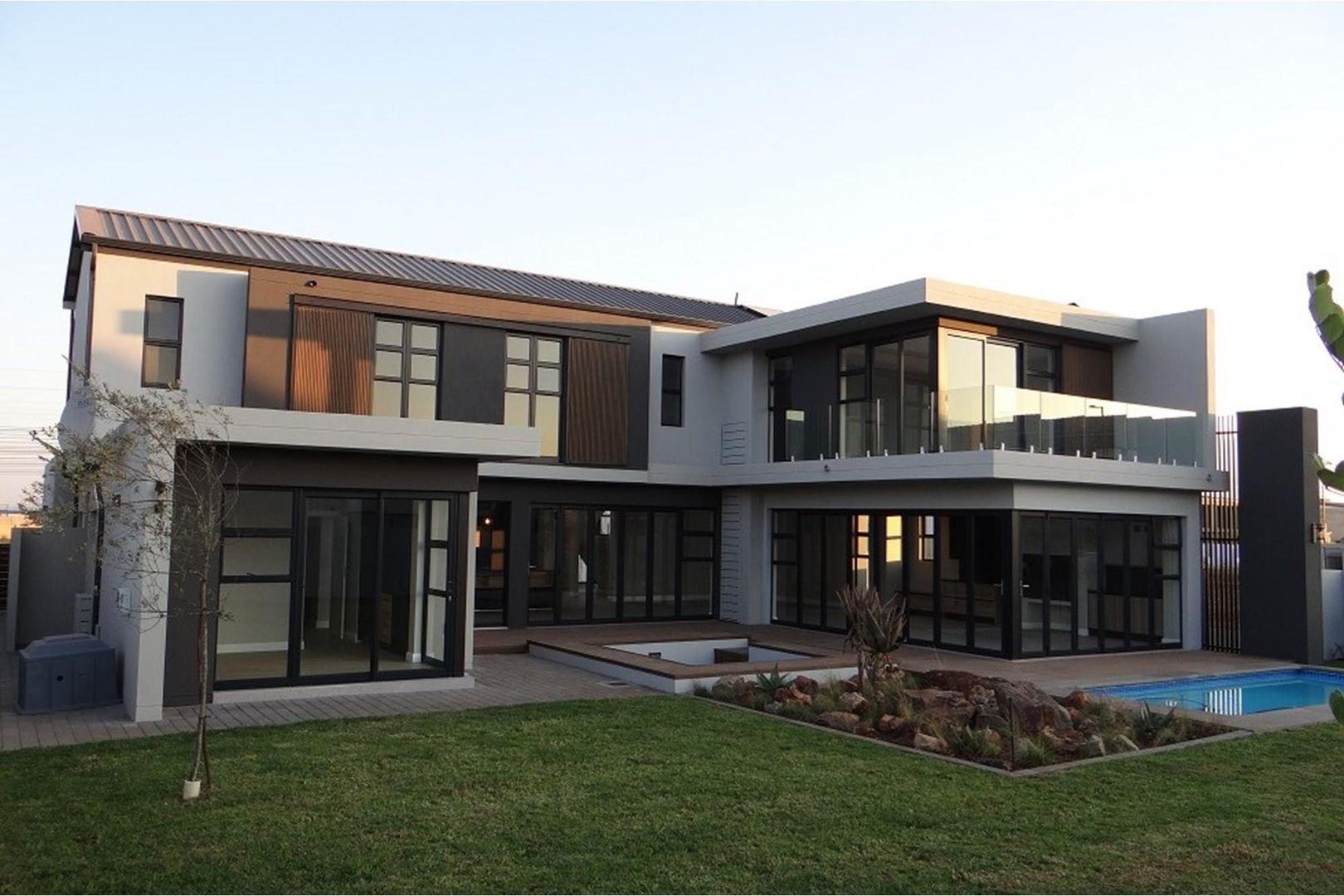 5 Bedroom House for sale in Midstream Heights 39 Petronas Tower