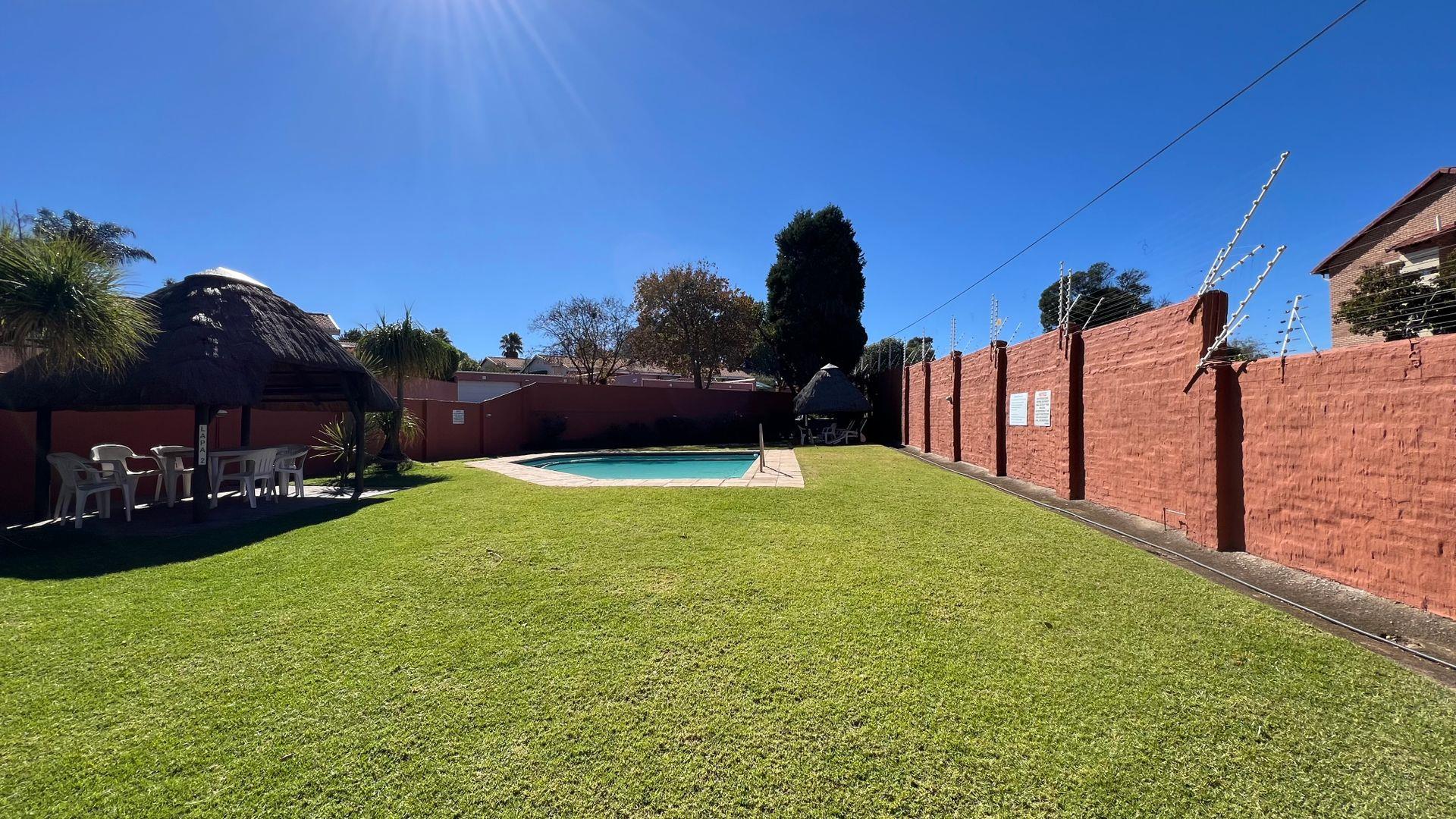 3 Bedroom Townhouse to rent in Northwold P24114544652