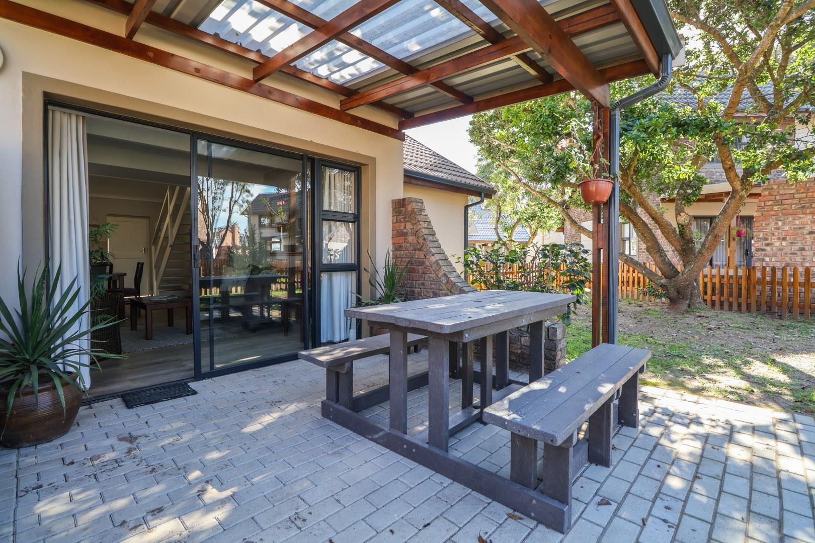 2 Bedroom House for sale in Swartvlei 2 Pine Lake Lifestyle Estate, 1