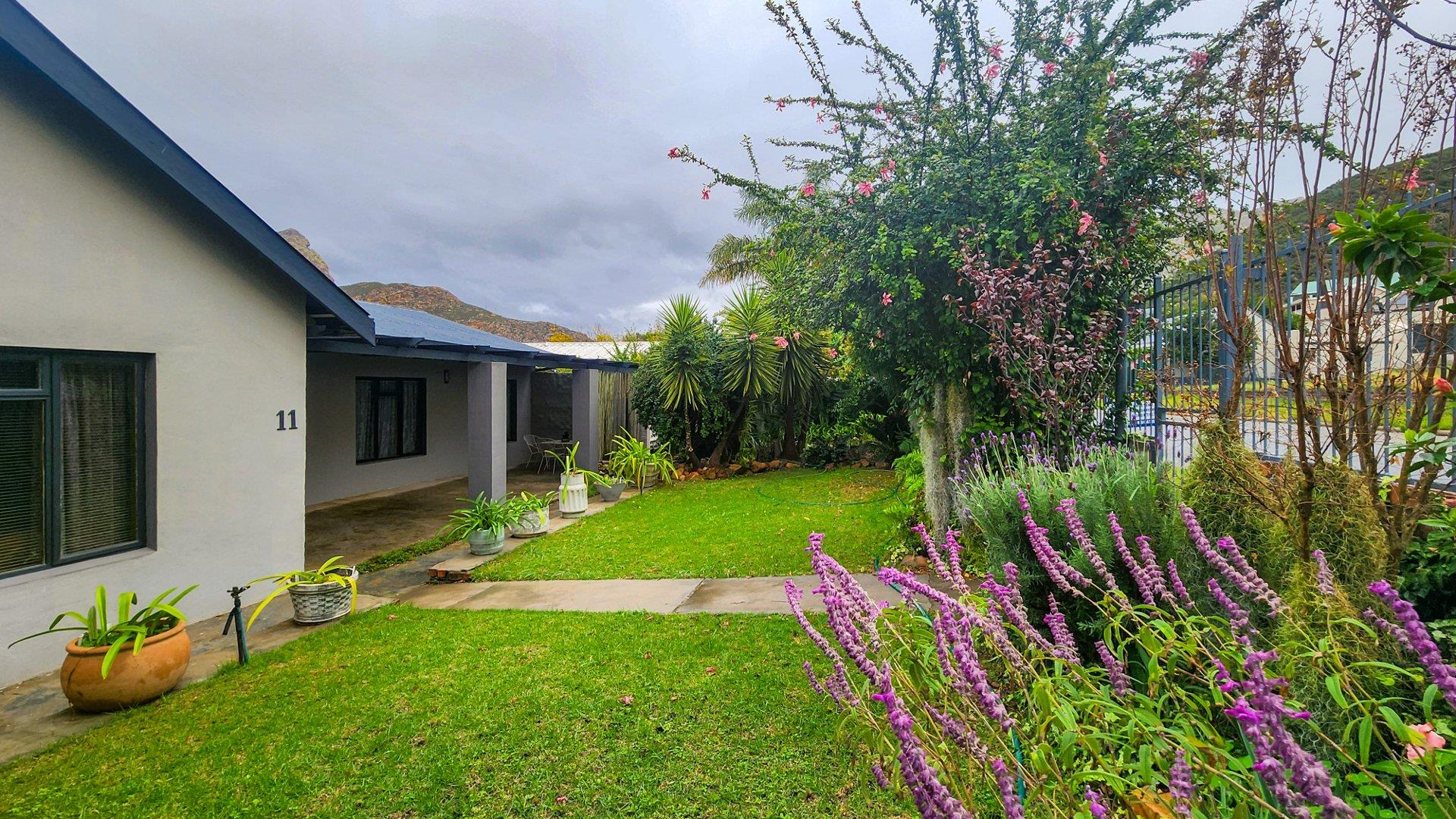 3 Bedroom House for sale in Montagu P24114495717