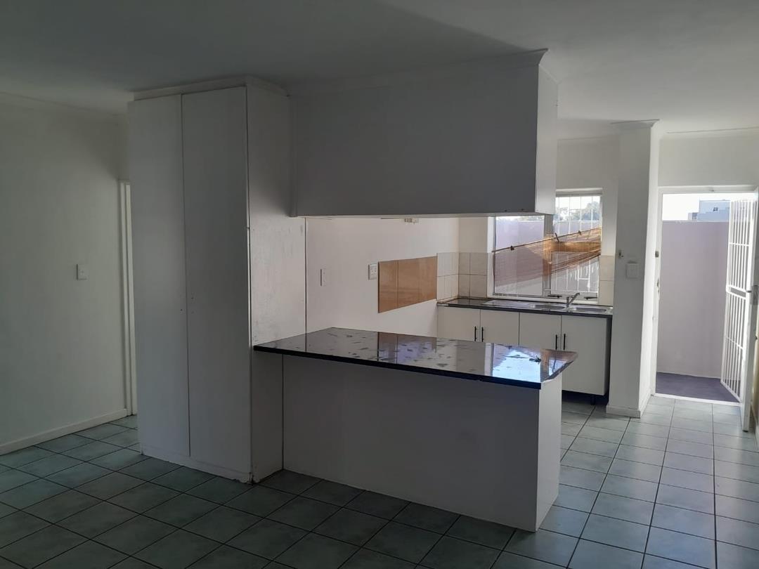 Wynberg, Cape Town Property Apartments / flats to rent in Wynberg