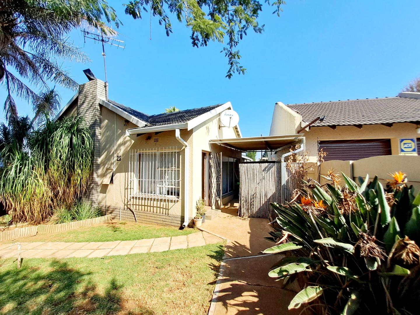 3 Bedroom House for sale in Elsburg 25 Yorke Street P24114496584