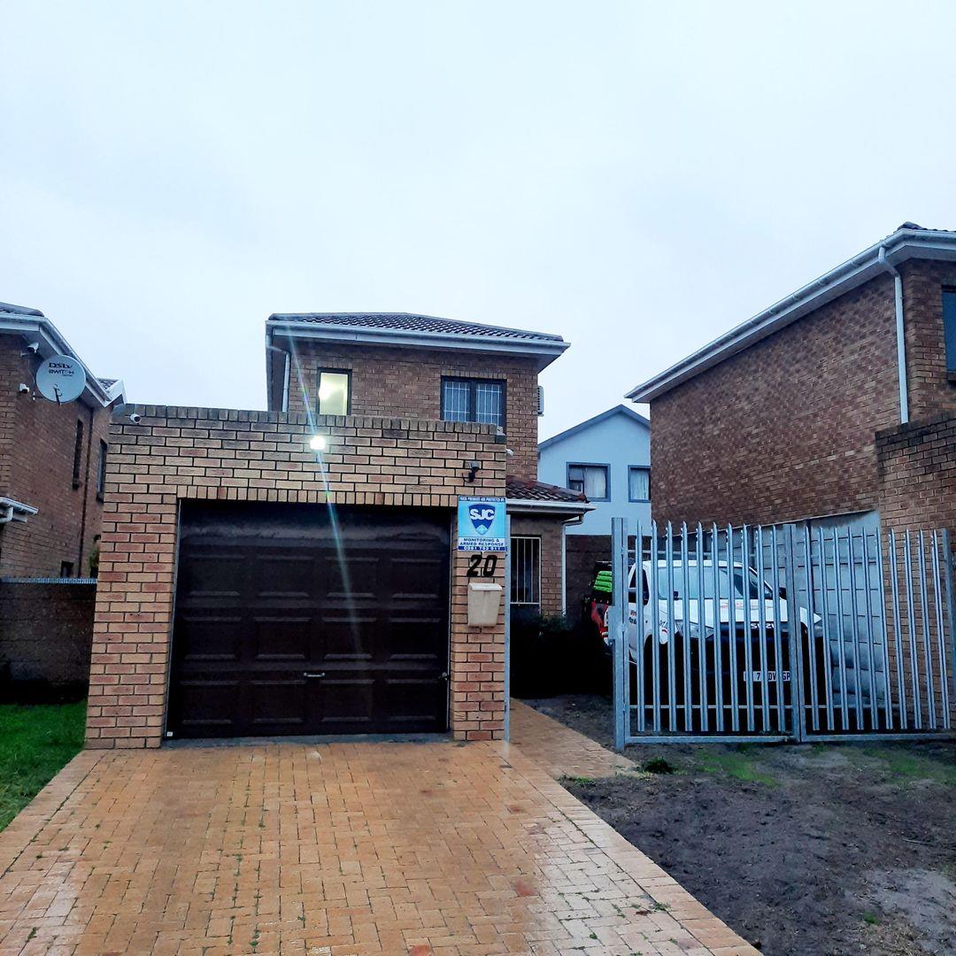 2 Bedroom House for sale in Brackenfell South 20 Remo Close P24