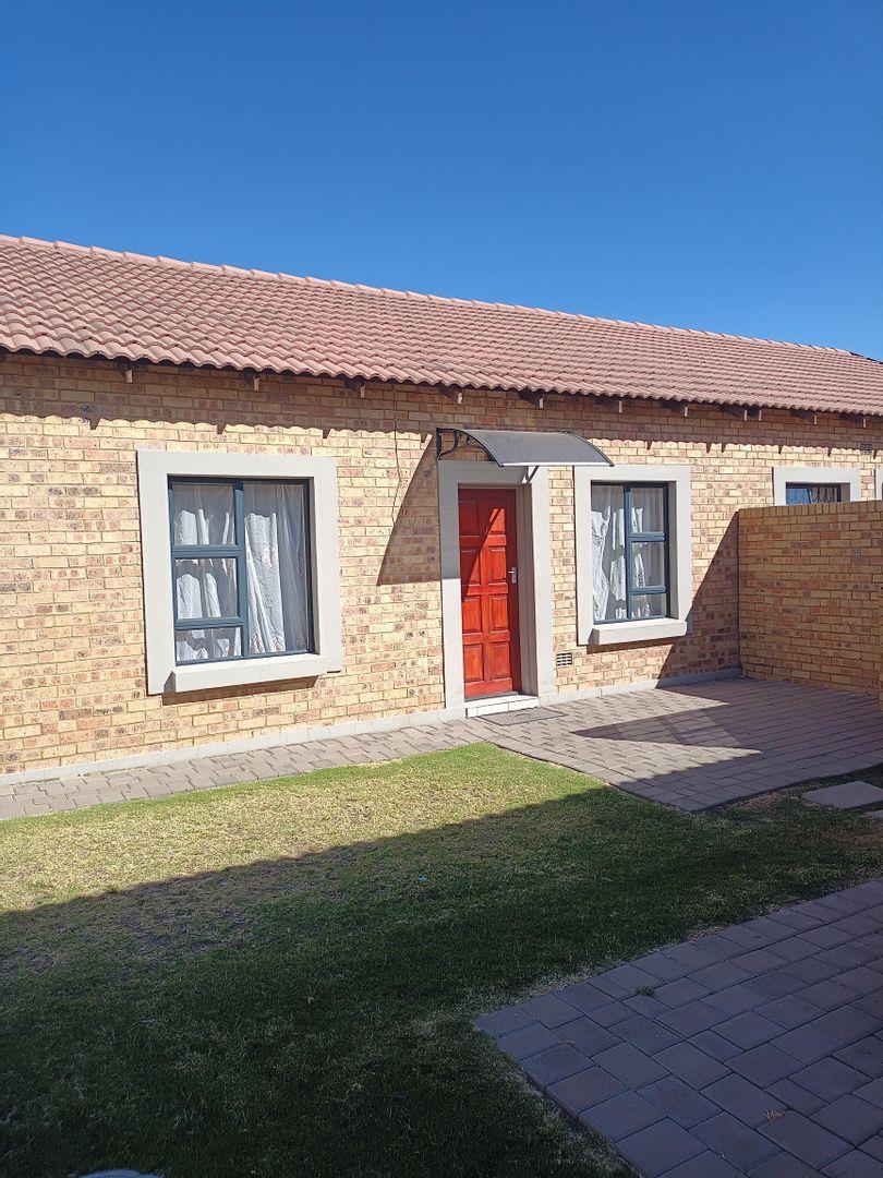 3 Bedroom Townhouse to rent in Terra Nova P24114497045