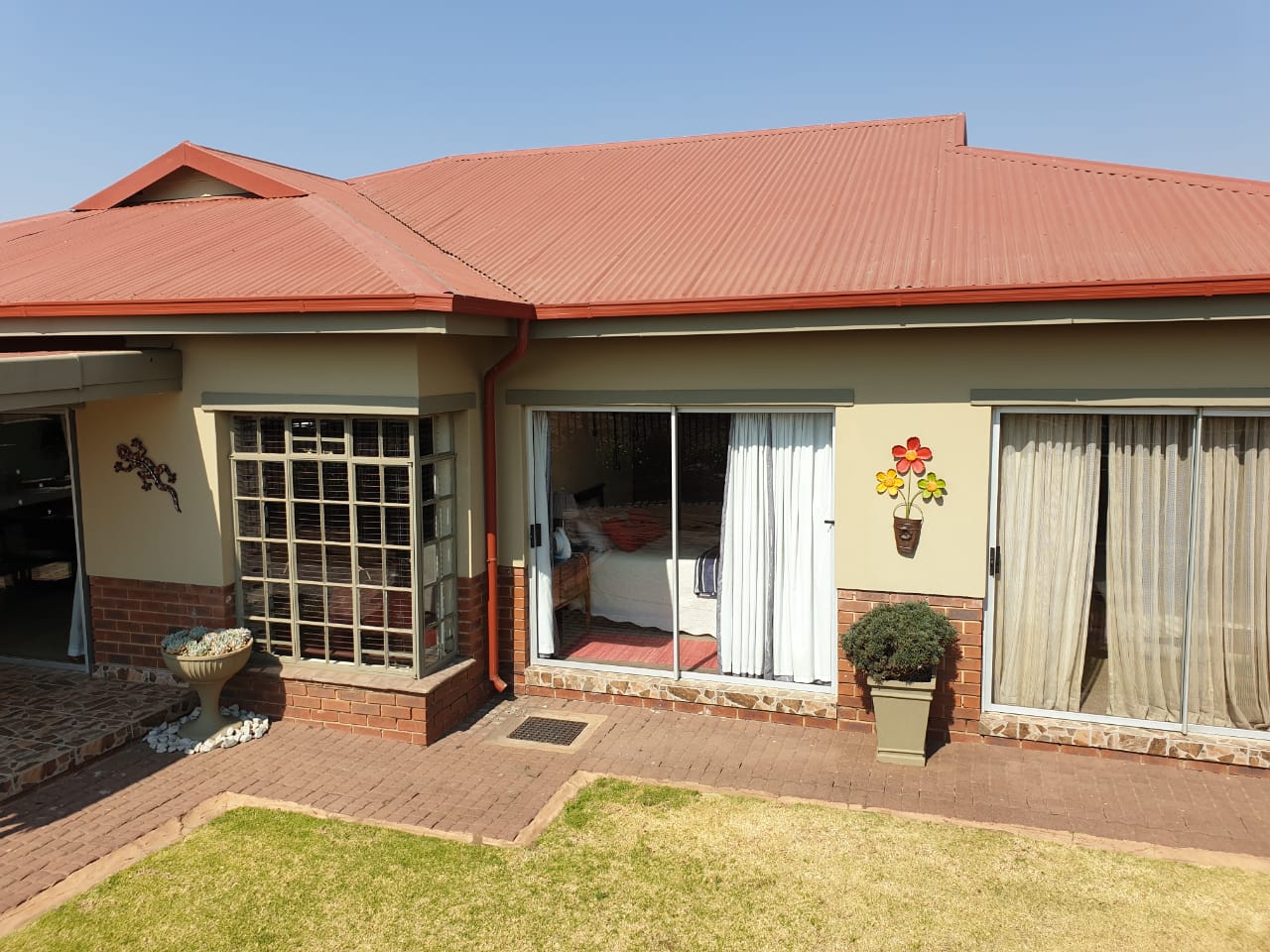 Aquavista Mountain Estate Property Property and houses for sale in