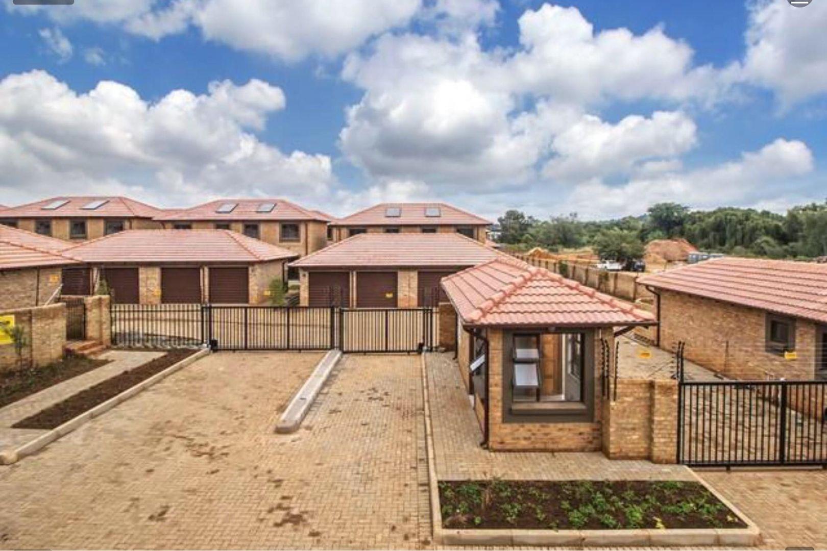 3 Bedroom Townhouse for sale in Willow Park Manor 63 Dellwood Estate, 1 Bush Road P24114497841