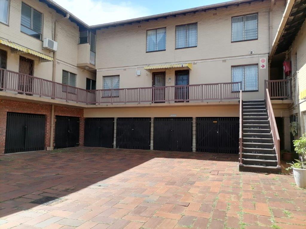 3 Bedroom Apartment / flat for sale in Montclair P24114498040