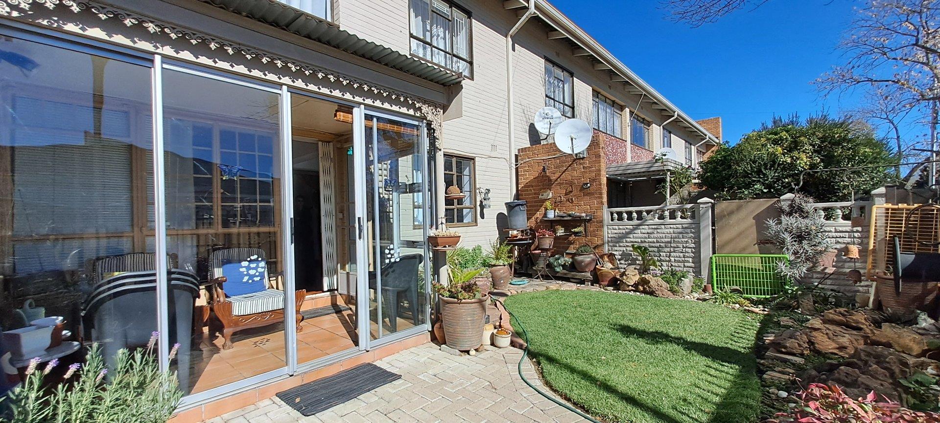 3 Bedroom Townhouse for sale in Bethlehem Central P24114498284