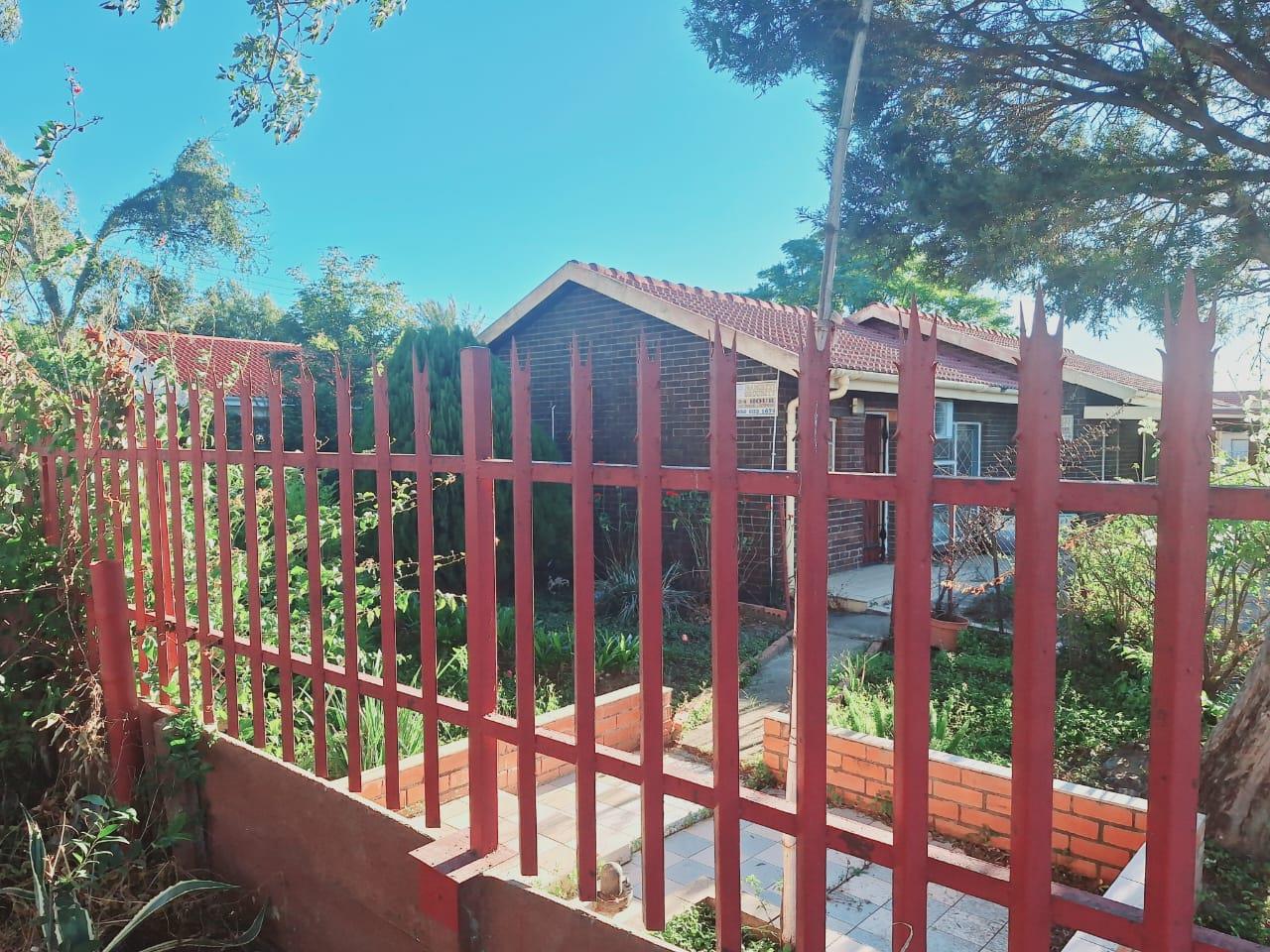 5 Bedroom House for sale in Leonardsville P24114498372