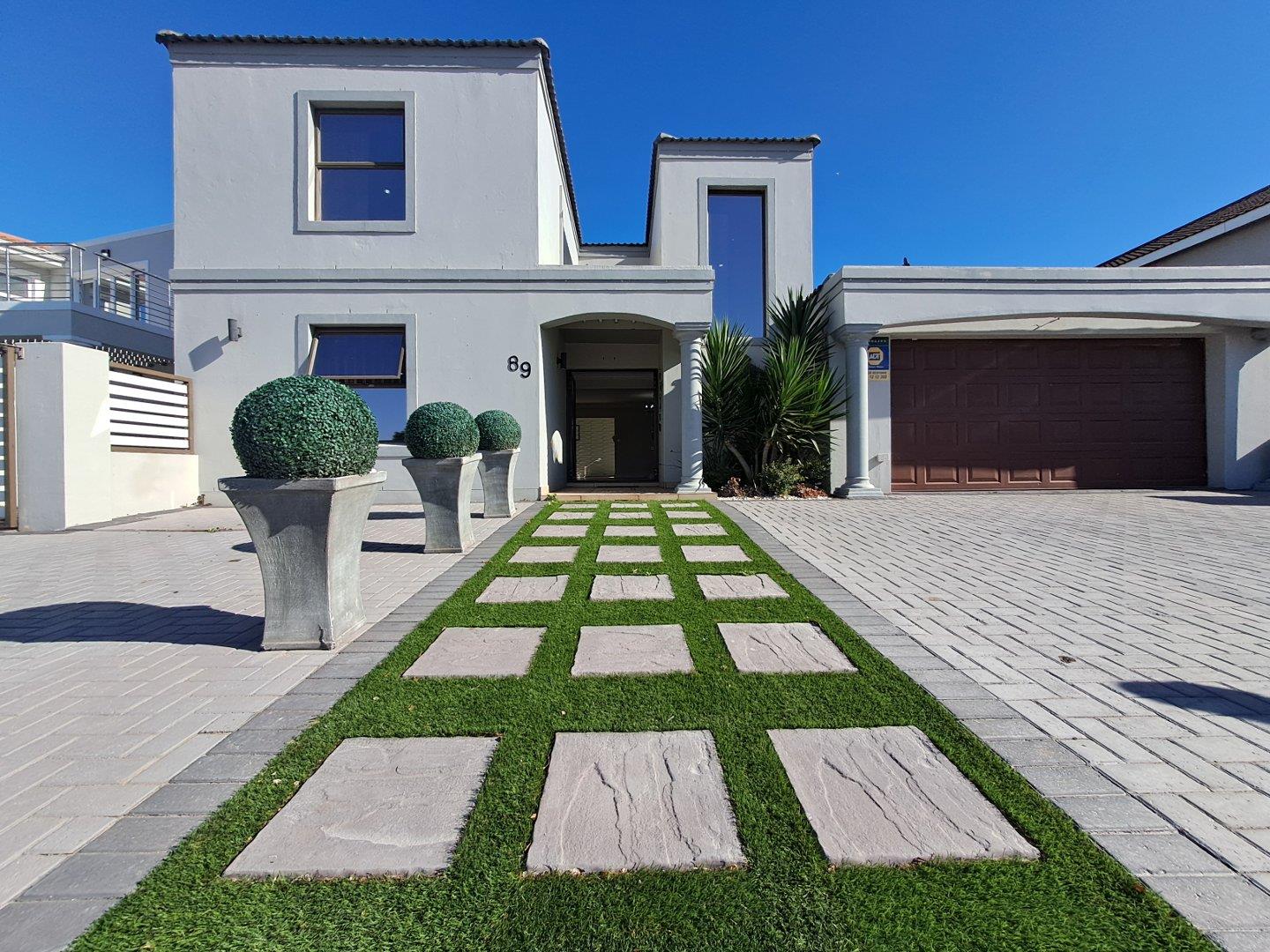 4 Bedroom House for sale in Calypso Beach P24114498419