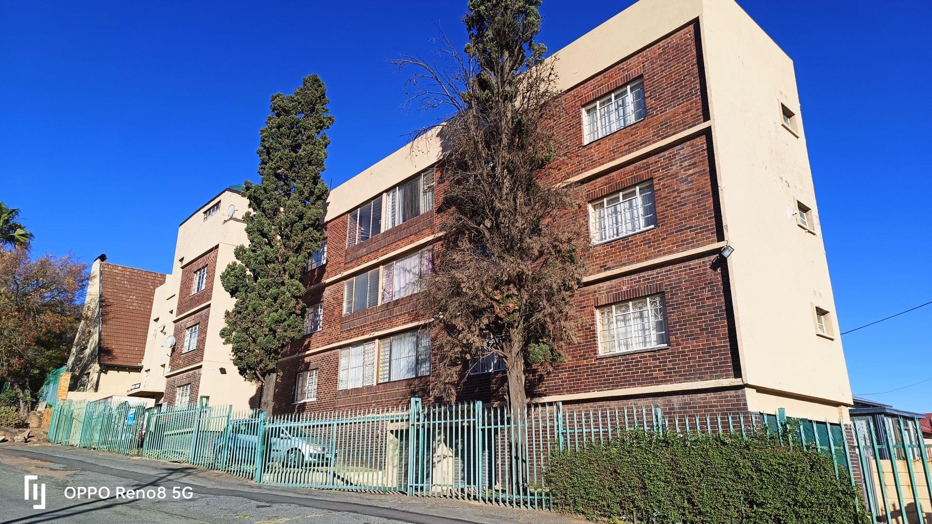 1 Bedroom House for sale in Rosettenville P24114499464