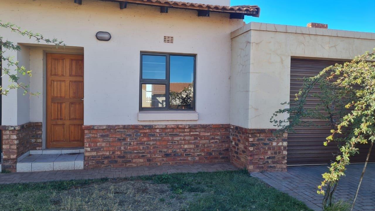 2 Bedroom House to rent in Kathu P24114499279