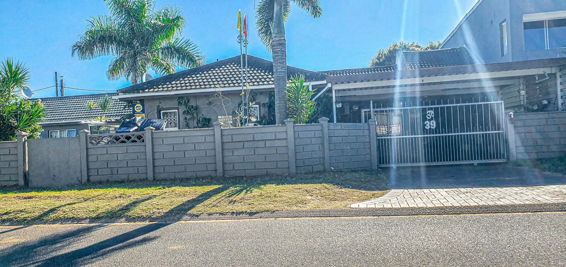 3 Bedroom House for sale in Brackenham 39 Gibbum Grove P24114499422