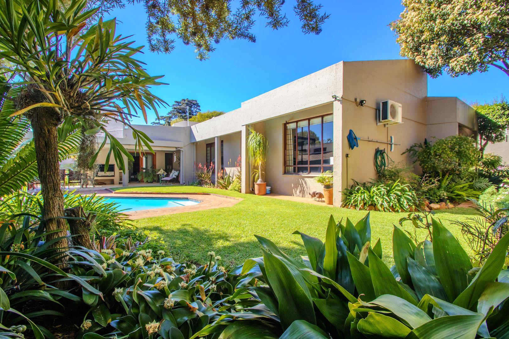 3 Bedroom House for sale in Northcliff P24114500835