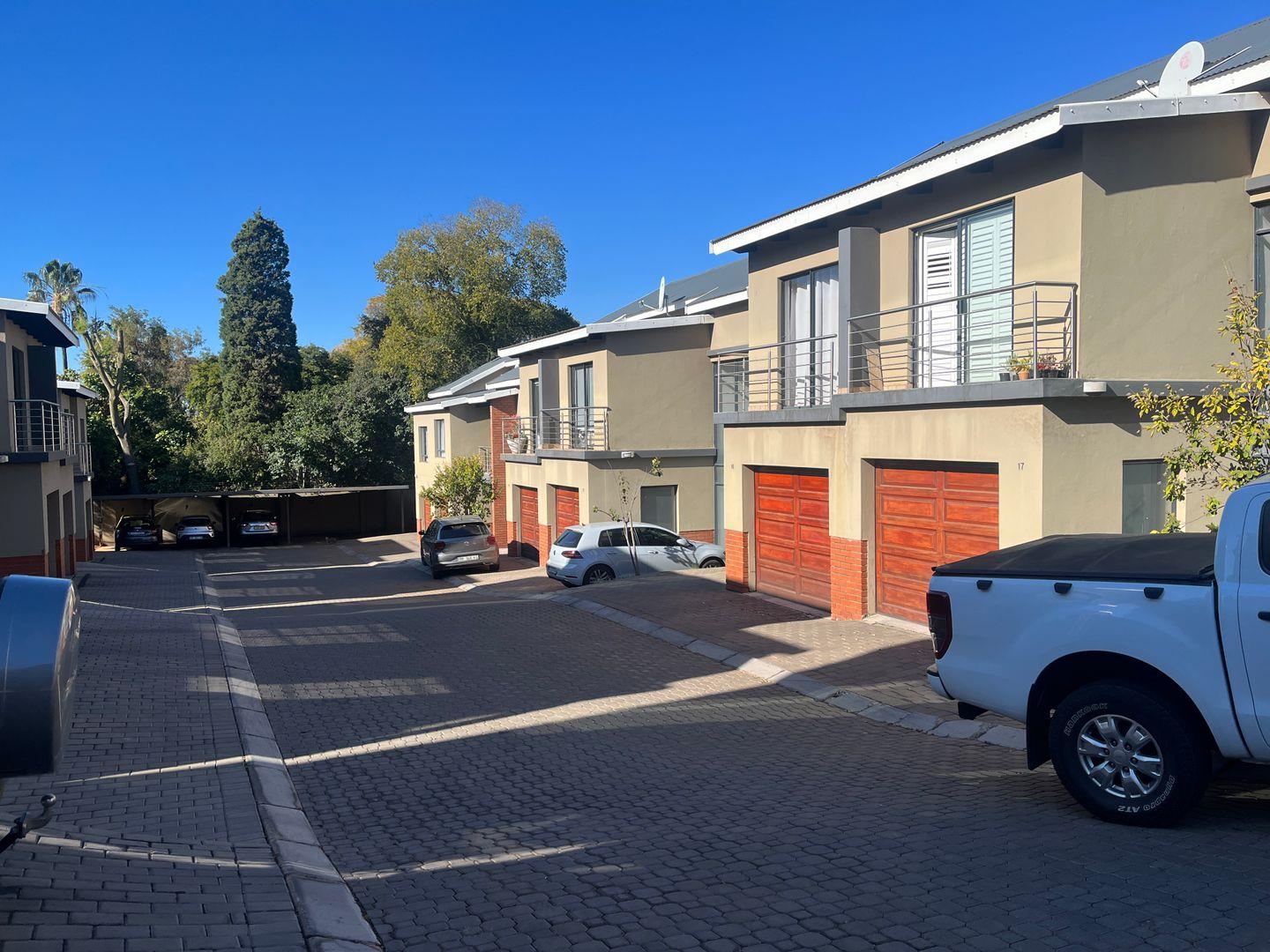 2 Bedroom Apartment / flat for sale in Lynnwood Manor P24114501056