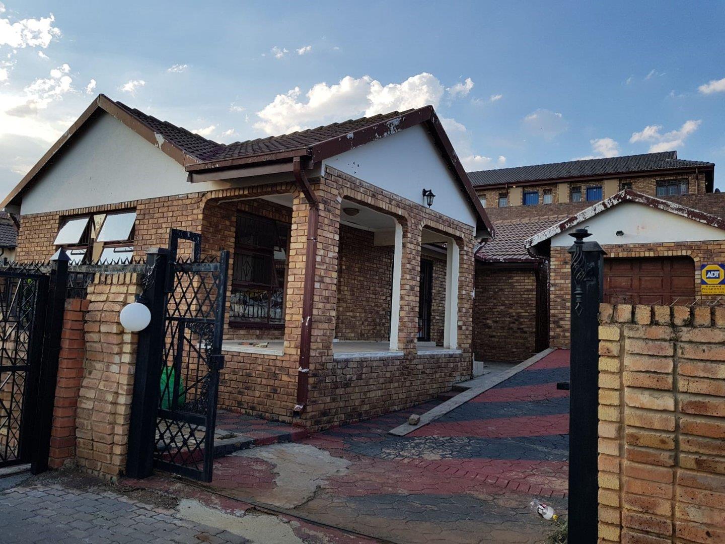 7 Bedroom House for sale in Philip Nel Park P24114501253