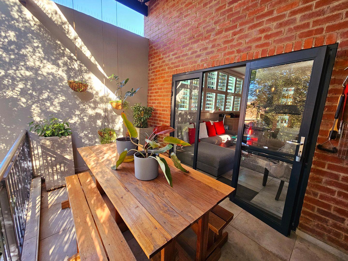 Menlo Park Property Apartments / flats for sale in Menlo Park