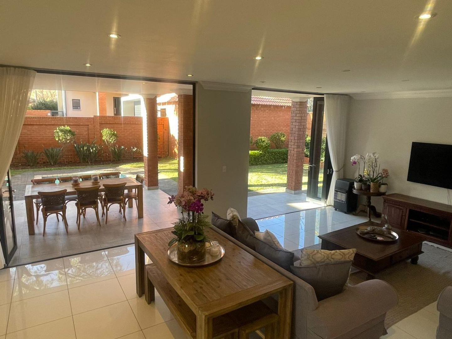 4 Bedroom Townhouse to rent in Olympus AH 196 Villa Athena, 2