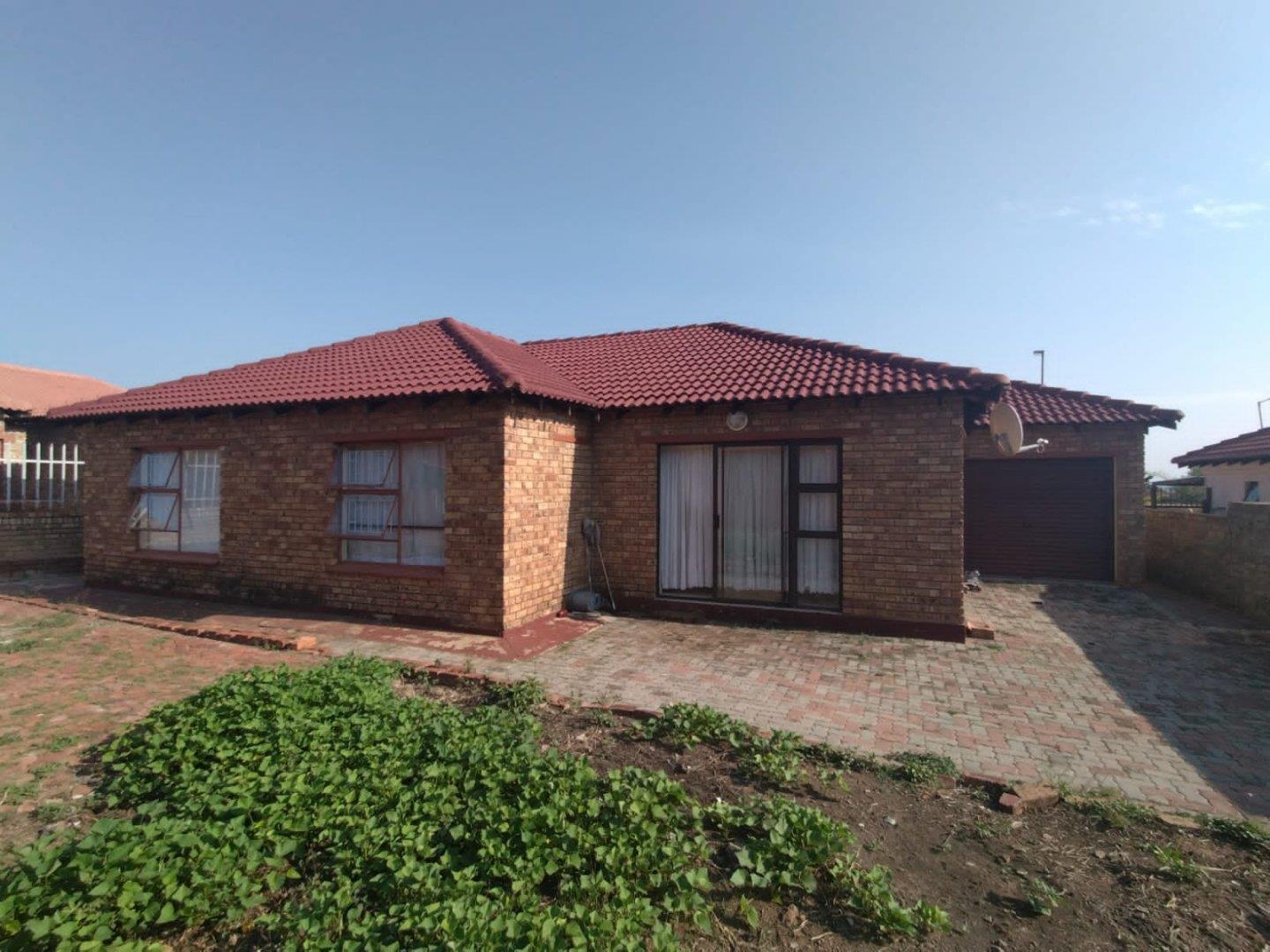 3 Bedroom House for sale in Karenpark P24114502921