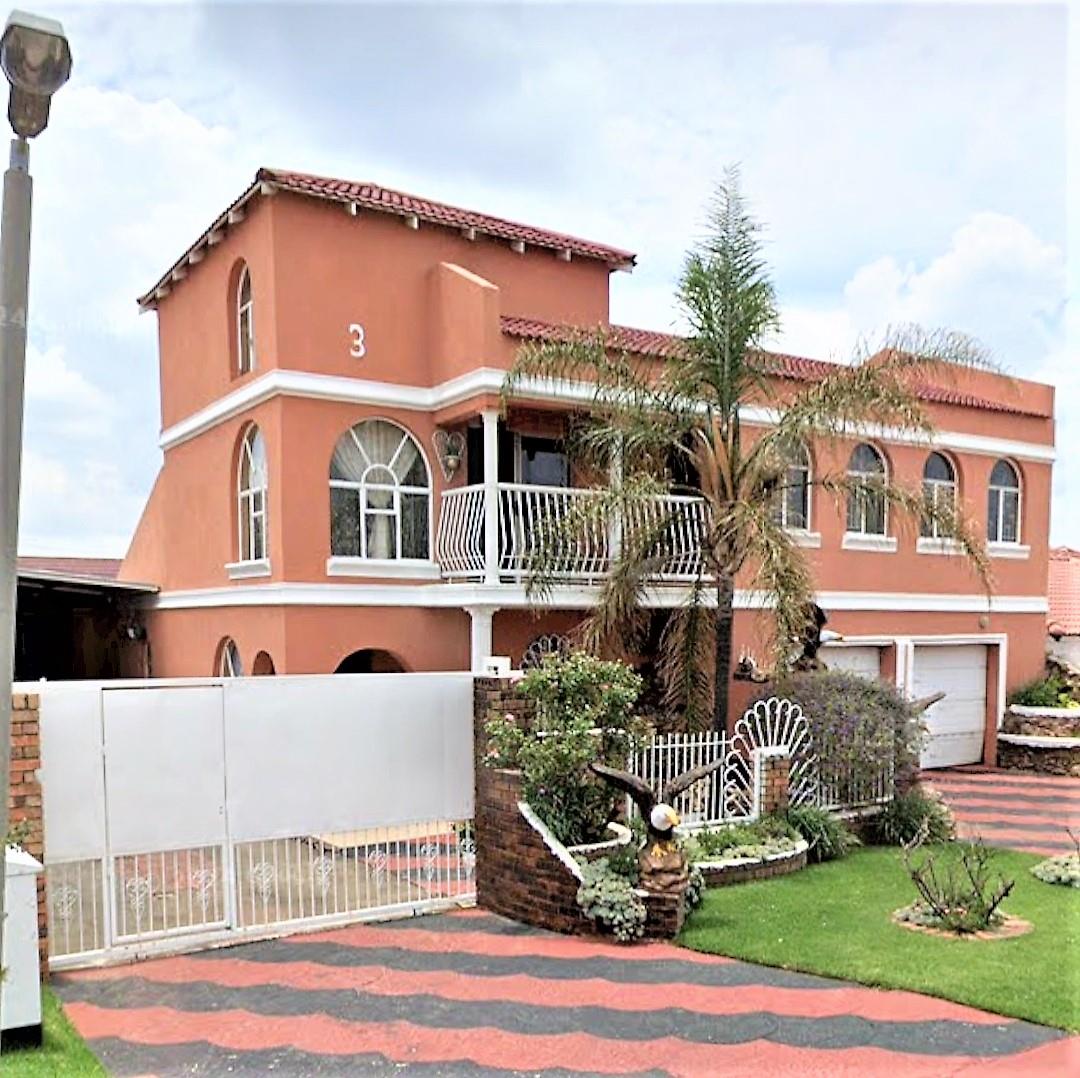 4 Bedroom House for sale in Zakariyya Park 3 Peppercorn Crescent