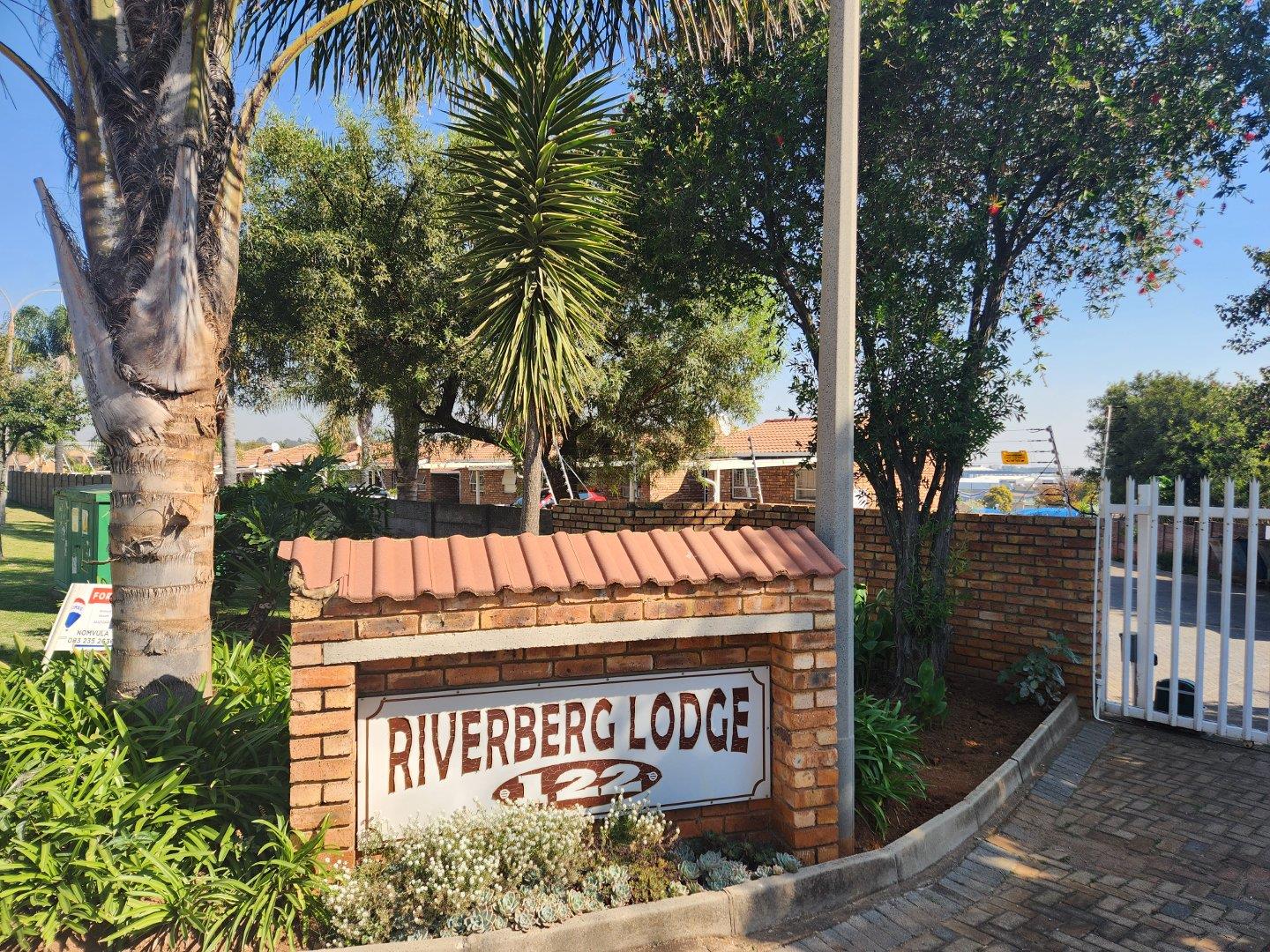 House to rent in Terenure 33 Riverberg Lodge, 122 Bergriver Drive