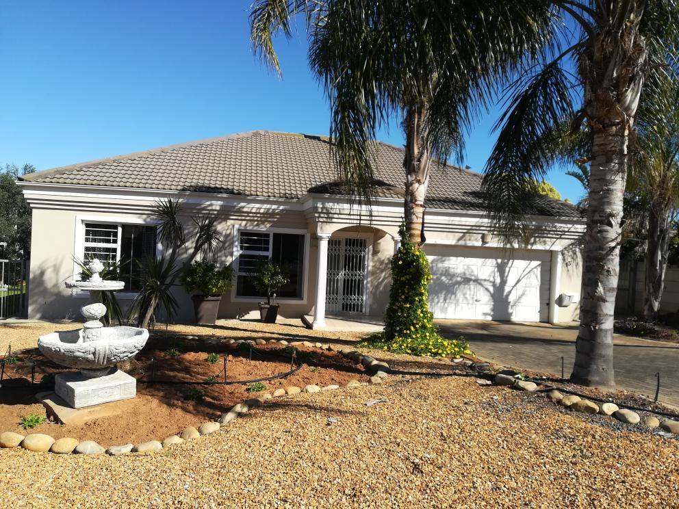 4 Bedroom House for sale in Tafelzicht 13 Lipizzaner P24106610611