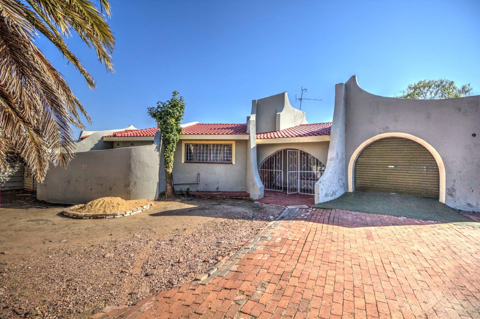 3 Bedroom House for sale in Birchleigh North 27 Lydia Street P24