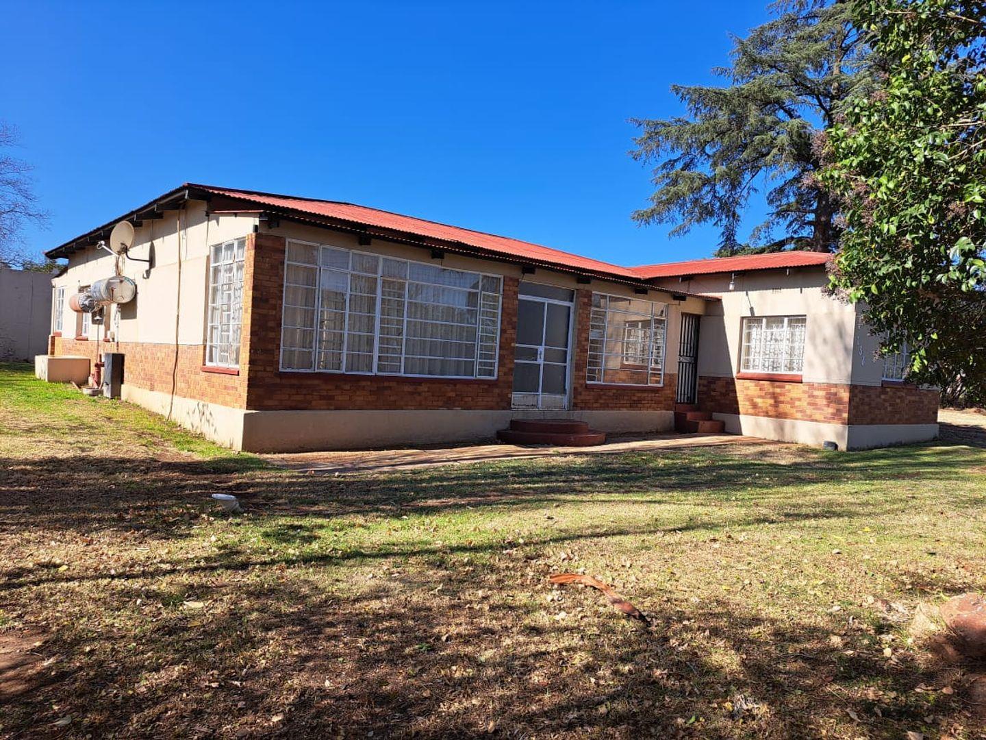 13 Bedroom House for sale in Balfour P24114504874