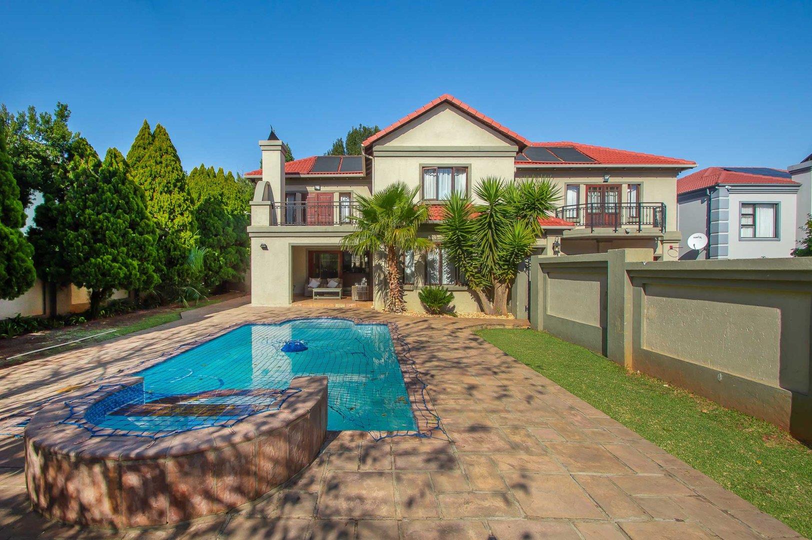 3 Bedroom House for sale in Ruimsig Country Estate 3 Valhalla Street