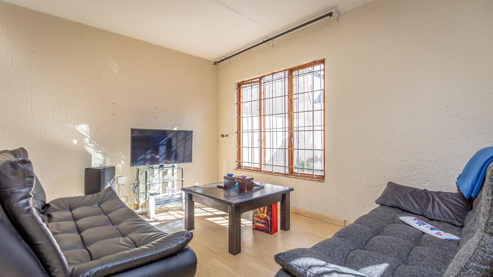 4 Bedroom House for sale in Morningside Manor P24114506485