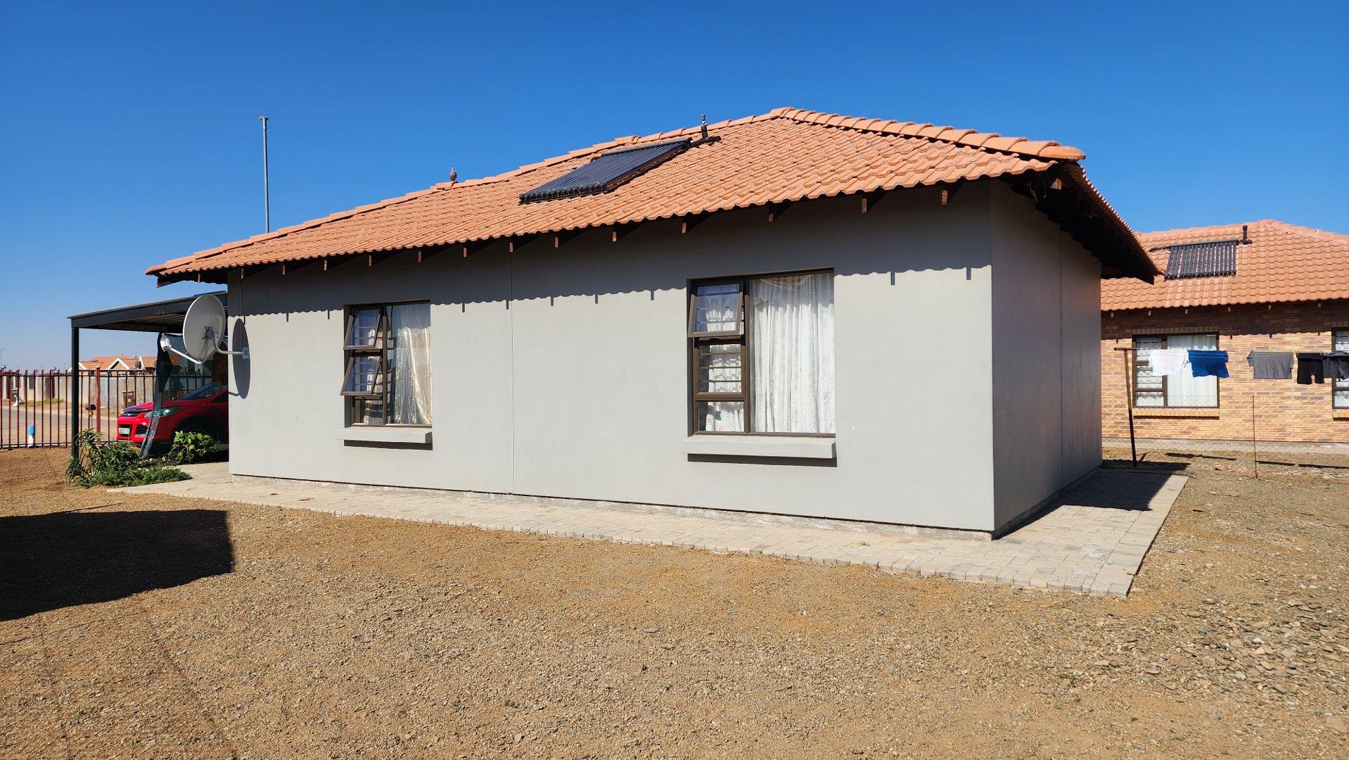 2 Bedroom House for sale in Hillside View P24114506694