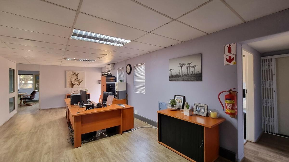 Commercial property for sale in Ferndale 123 A Bram Fischer Dr P24